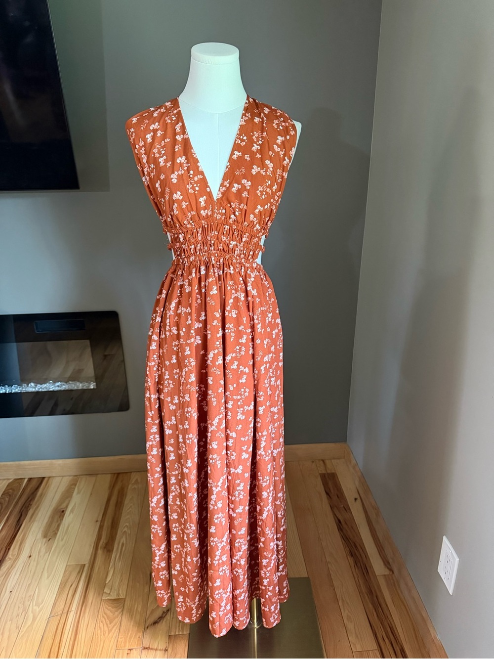 Indulge Floral V-Neck Maxi Dress Size M